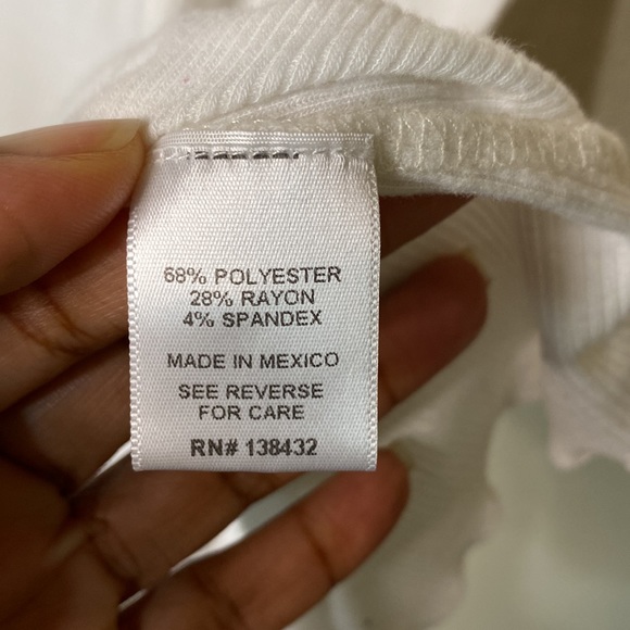 Modcloth Flutter Lettuce Hem Ribbed V-Neck White Shirt 2X - Picture 6 of 12
